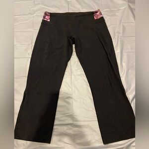 Lululemon flare capri’s